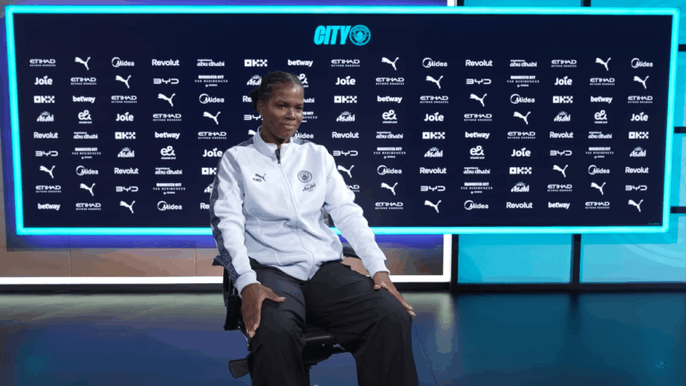 Bunny Shaw firma un nuevo contrato con el Man City