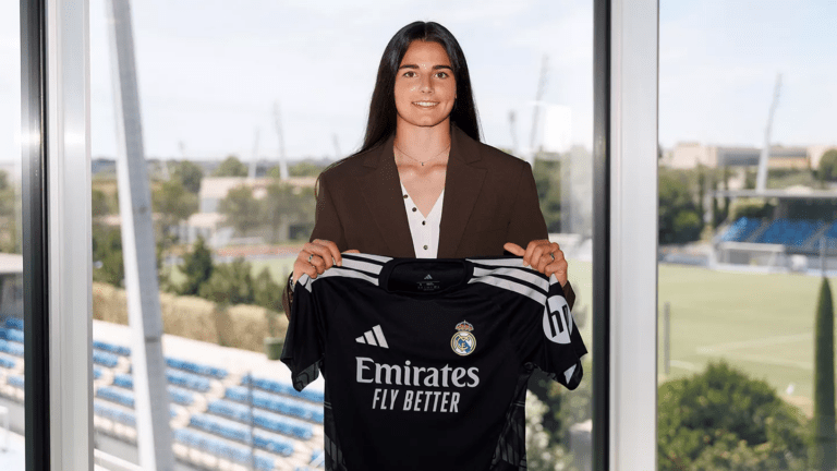 Emirates Adidas Laia López, nueva jugadora de la primera plantilla