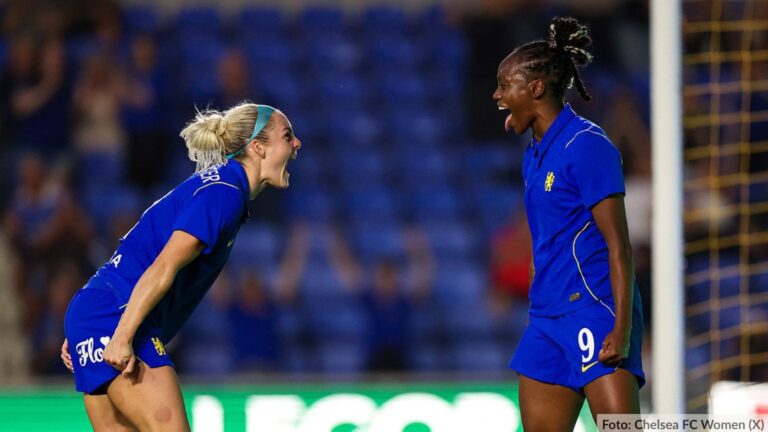 Ellie Carpenter y Melvine Malard - Chelsea FC