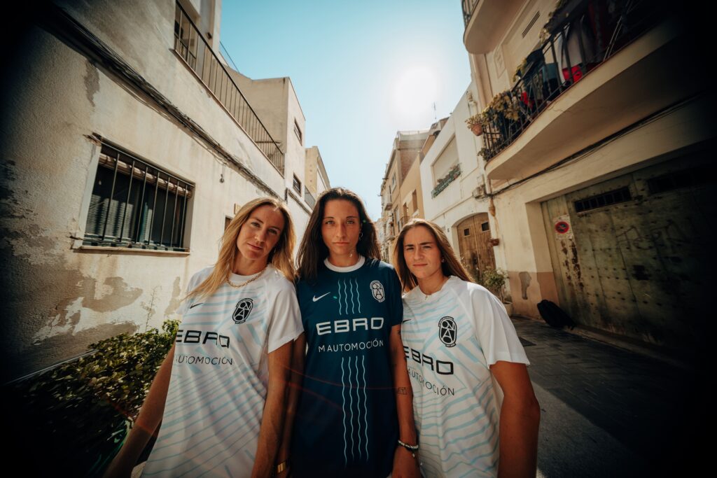 Nuevas equipaciones del FC Badalona + EBRO patrocinador