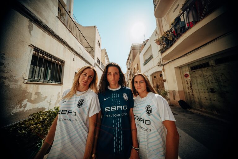 Nuevas equipaciones del FC Badalona + EBRO patrocinador