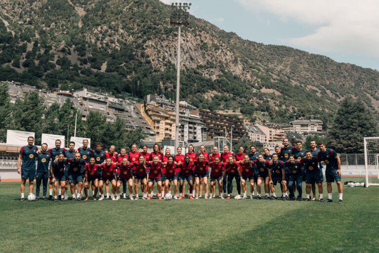 Plantilla + staff en pretemporada - FC Barcelona