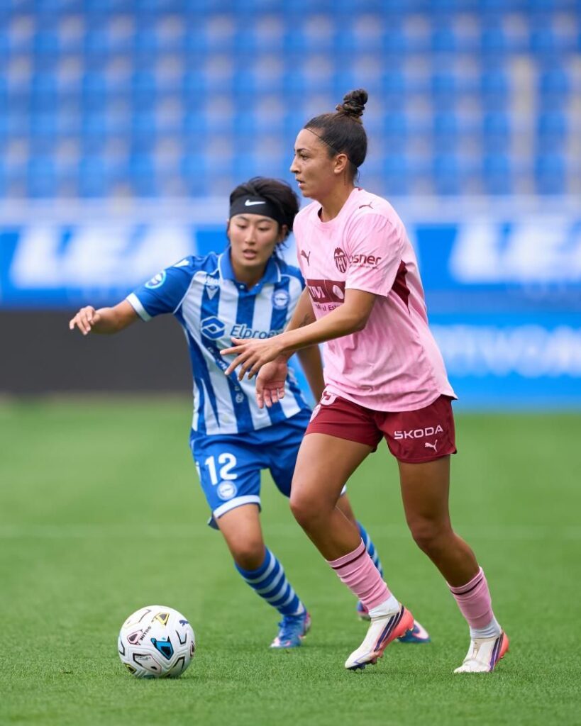 Lucía Moral y Kim Shin-Ji - Alavés VS Valencia - Jornada 1 - Liga F