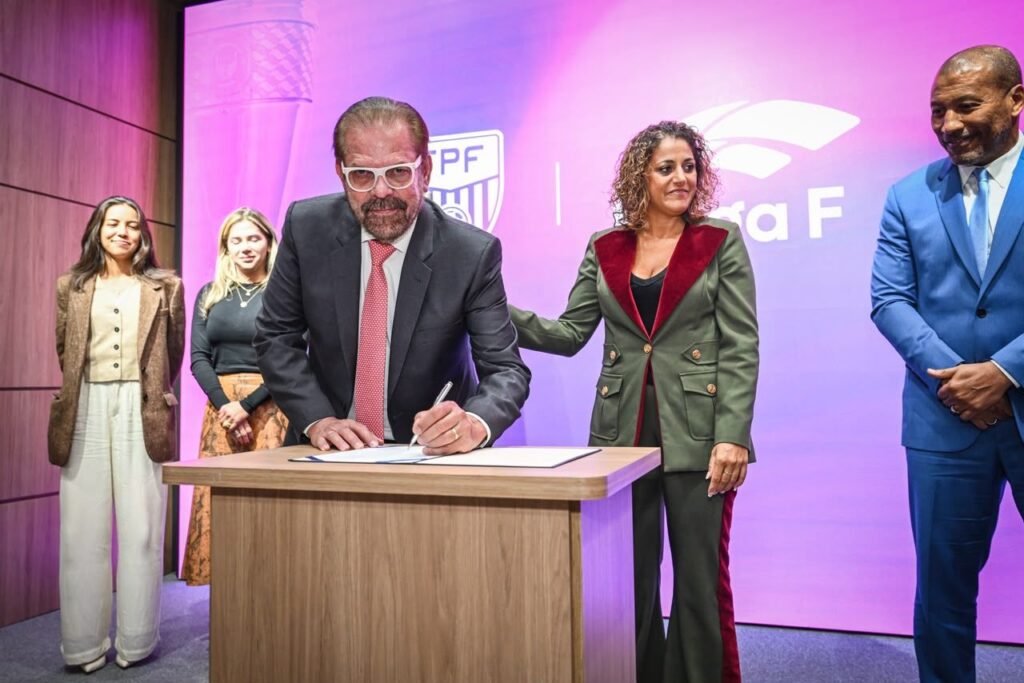 Firma Liga F y Federación Paulista de Fútbol