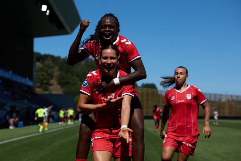 Celebración gol Cristina Redondo del Logroño United