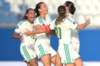 Ines Khiri de Argelia celebra un gol con el equipo en la WAFCON 2026