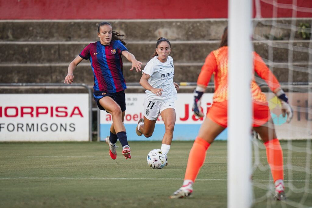 Acción del partido en el Barça B 0-4 FC Badalona