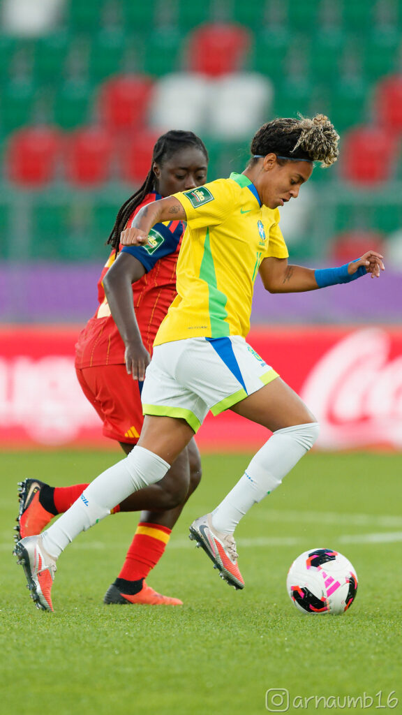 La jugadora de España Aïcha Cámara, en el Mundial Sub 20 Femenino 2026 durante un partido ante Brasil. Foto: Arnau Martínez