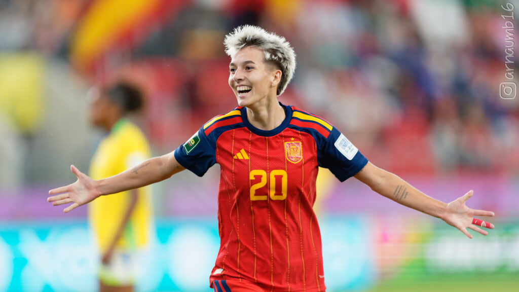 La jugadora de España Pau Comendador celebra un gol en el Mundial Sub 20 Femenino 2026. Foto: Arnau Martínez