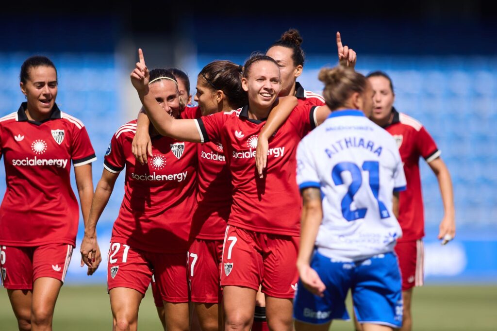 Raquel Morcillo celebra su gol y el Sevilla FC gana al Costa Adeje - Liga F