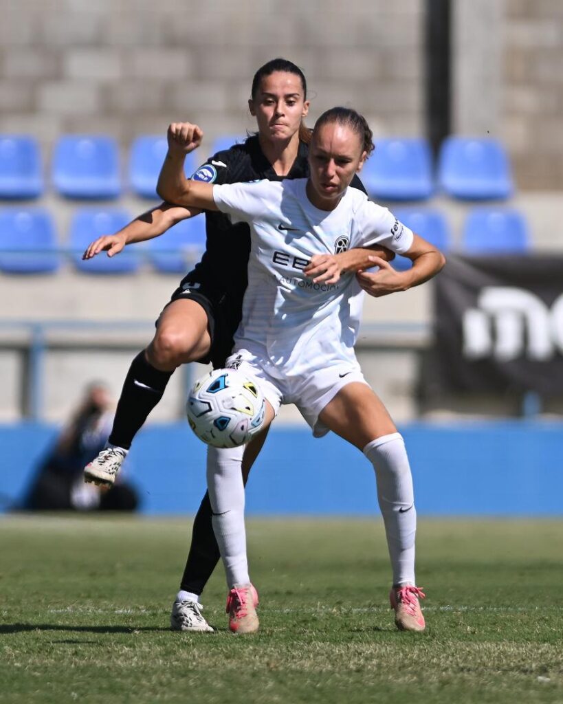 FC Badalona vs Real Sociedad 3 - Foto Liga F