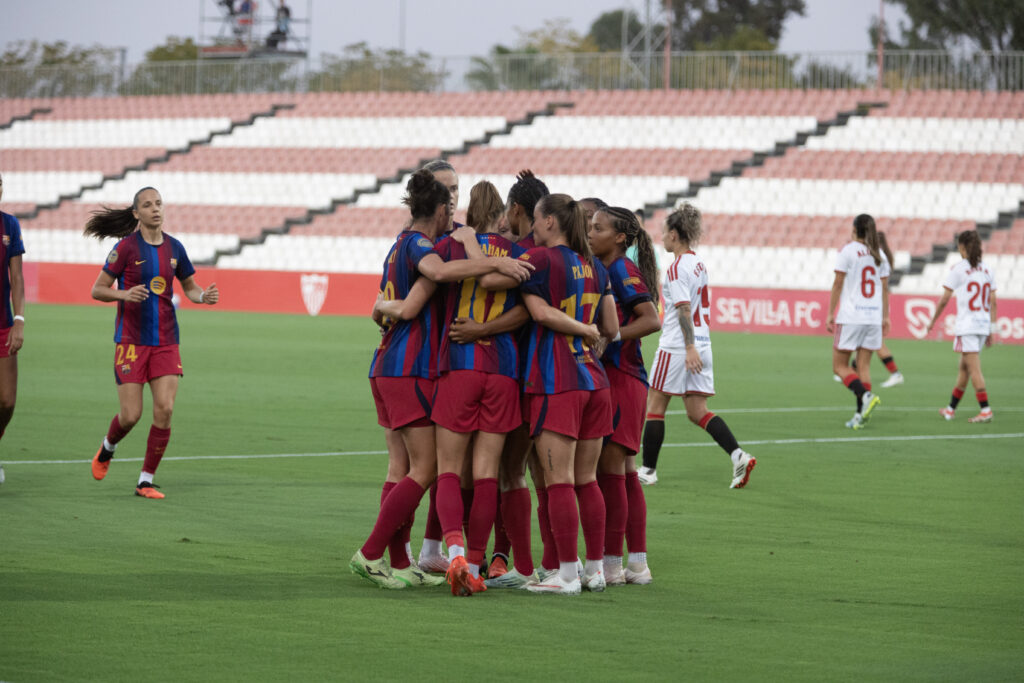 Las jugadoras del Barcelona celebran un gol de Brugts en la Liga 2026-27. Foto: Hugo Mesonero