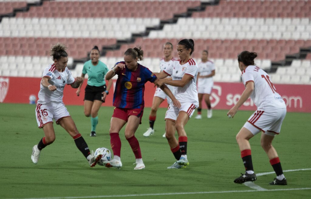 La jugadora del Barcelona Ewa Pajor, durante un partido ante el Sevilla de la Liga 2026-27. Foto: Hugo Mesonero