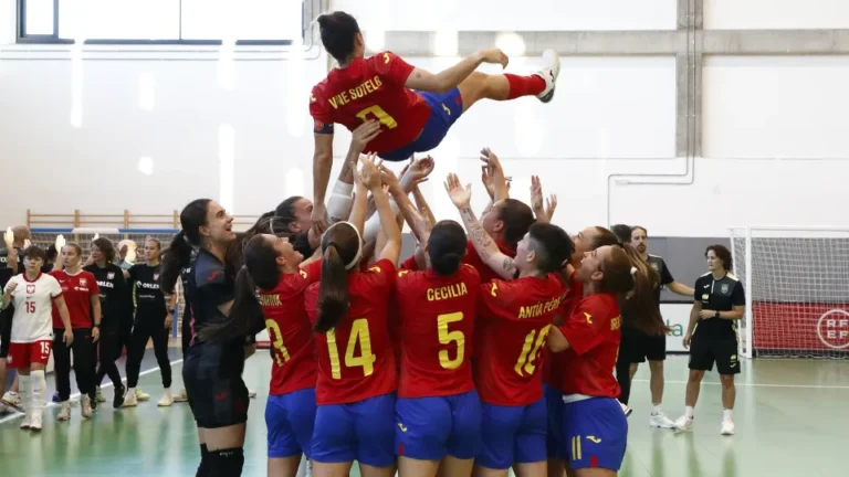 Vane Sotelo alcanza los 100 goles selección española futsal