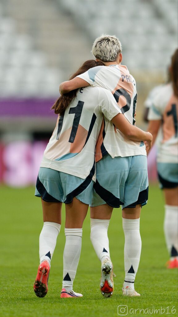Celebración Daniela Agote y Pau Comendador - Selección española sub-20