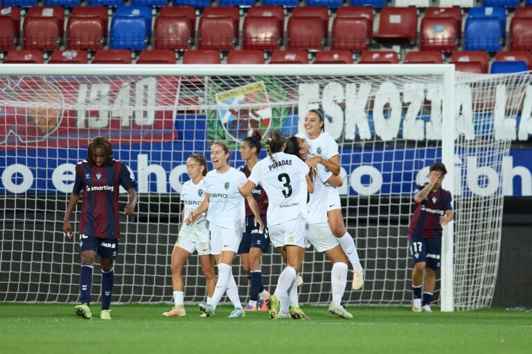 Celebración de gol FC Badalona vs Eibar - Liga F