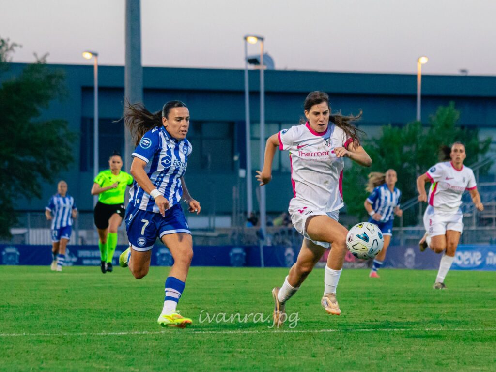 Carmen Sobrón y Sofía Hernández - Madrid CFF VS Deportivo Alavés