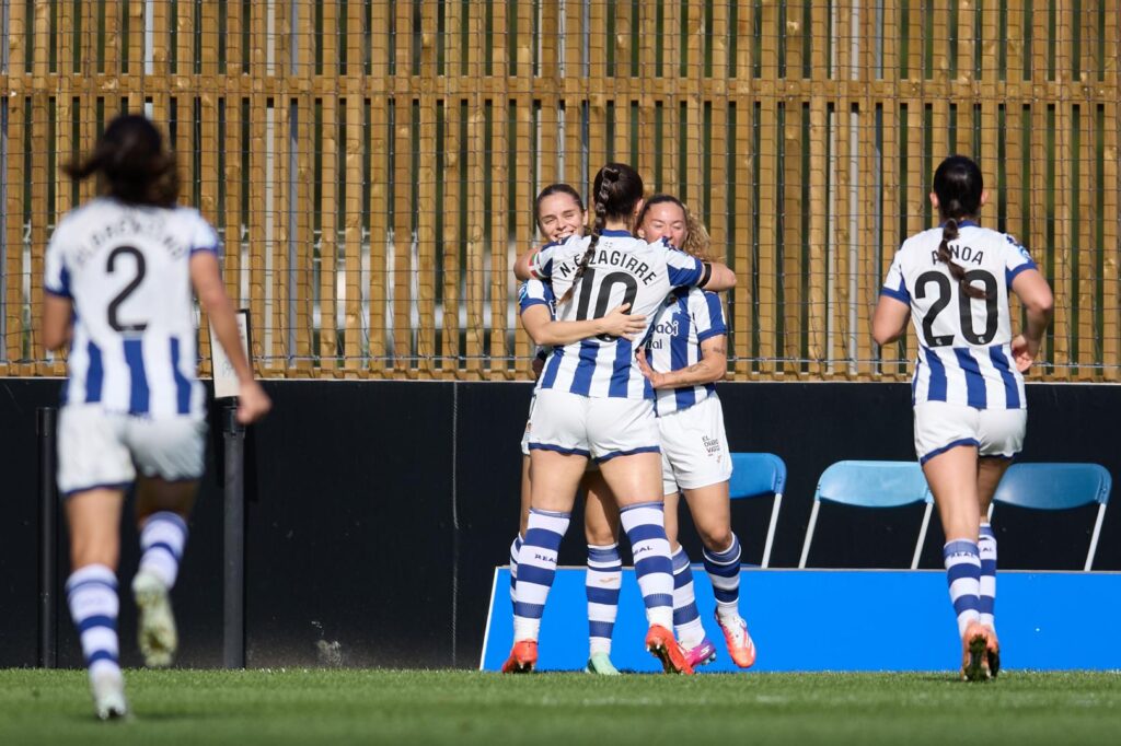 Las jugadoras de la Real Sociedad celebran un gol en la Liga F en 2026. Foto: Liga F