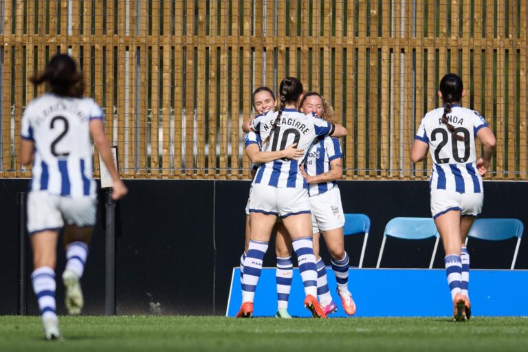 Las jugadoras de la Real Sociedad celebran un gol en la Liga F en 2026. Foto: Liga F