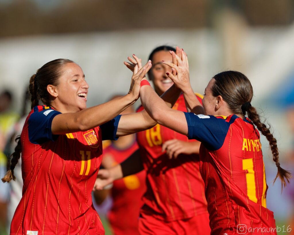 Las goleadoras del partido Bruna Quintana y María Aymerich - España sub-17