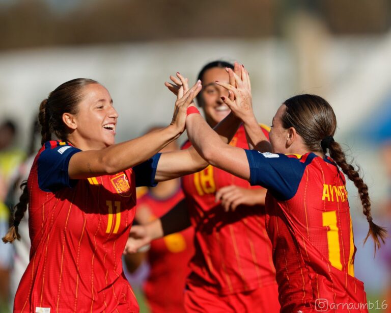 Las goleadoras del partido Bruna Quintana y María Aymerich - España sub-17