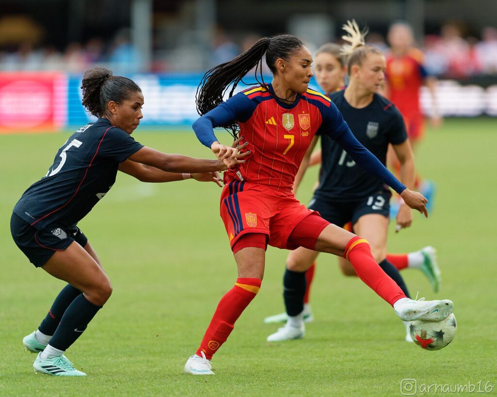 Salma Paralluelo en el amistoso entre Estados Unidos y la Selección Española