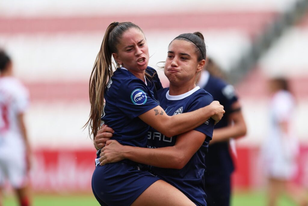 Celebración Elena Julve y Sheila Guijarro - Sevilla 3-3 FC Badalona - Liga F