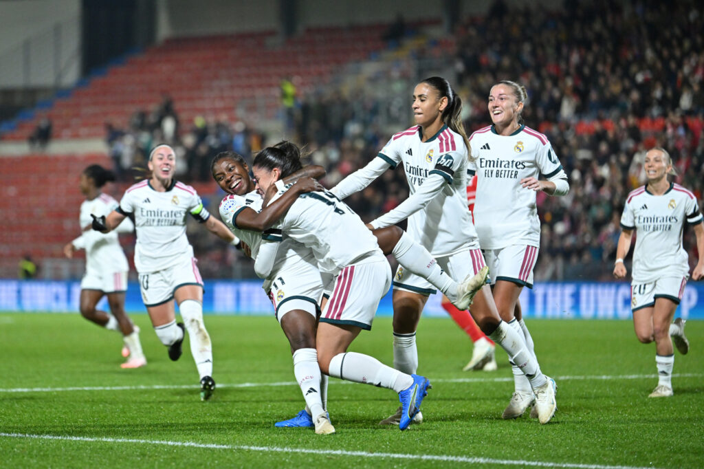 UNTERHACHING, GERMANY - OCTOBER 28: Lineth Beerensteyn of Real Madrid CF celebrates scoring her teams second goal with teammate Maria Mendez during the UEFA Women's Champions League 2026/27 League Phase MD3 match between FC Bayern München and Real Madrid C.F. at Stadion Am Sportpark on October 28, 2026 in Unterhaching, Germany. (Photo by Sebastian Widmann - UEFA/UEFA via Getty Images)