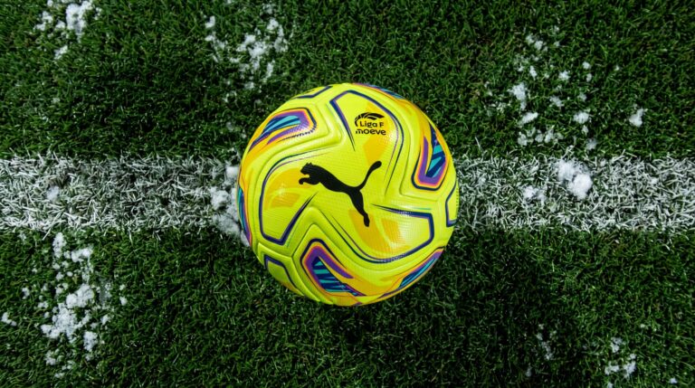 Puma y Liga F presentan el nuevo balón de invierno