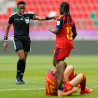 Aïcha Cámara - Foto: Arnau Martínez (@arnaumb16) Aïcha Cámara frente a la arbitra España - Nueva Caledonia - mundial de Polonia 2026