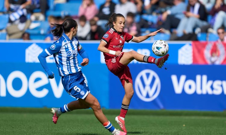 Inés Altamira y Rosa Márquez en una jugada en el Deportivo Alavés vs Sevilla FC