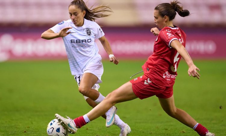 Elena Julve (FC Badalona) y Cris Ongaro (Logroño United) - Liga F
