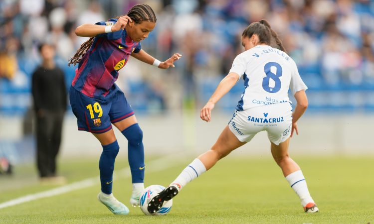 La jugadora del Barcelona Esmee Brugts, durante un partido de la Liga F 2026. Foto: Arnau Martínez (@arnaumb16)