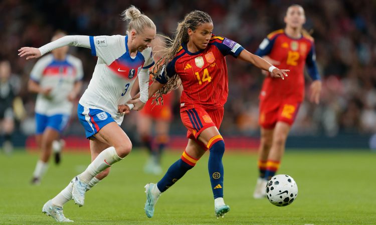 La jugadora de España Vicky López, durante un partido ante Inglaterra en Wembley en 2026. Foto: Arnau Martínez (@arnaumb16)