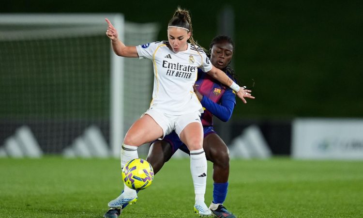 Athenea del Castillo, durante un partido de Liga F entre el Real Madrid y el Barcelona en 2026. LigaF