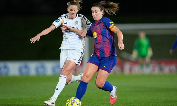 Alexia Putellas, durante un partido de Liga F entre el Real Madrid y el Barcelona en 2026. LigaF