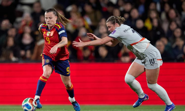 Claudia Pina, durante un partido de la Selección de España, en 2026. (Foto: David Aliaga/RFEF)
