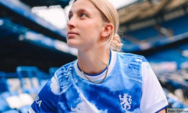Aggie Beever-Jones renueva con el Chelsea FC