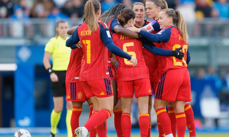 Celebración del gol de Aitana frente a Islandia - Las Futbolistas