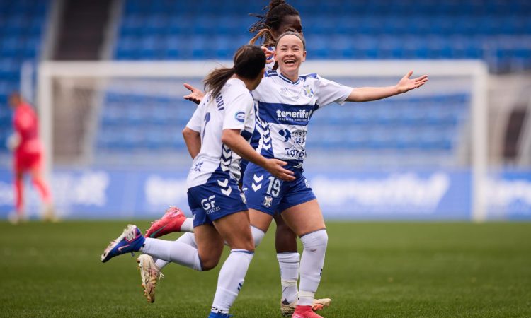 Celebración gol Iratxe CD Tenerife vs Levante