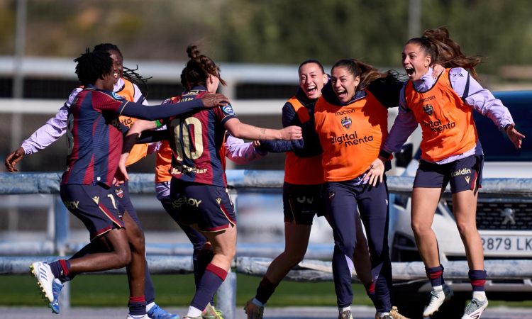Celebración victoria Levante UD vs Madrid CFF
