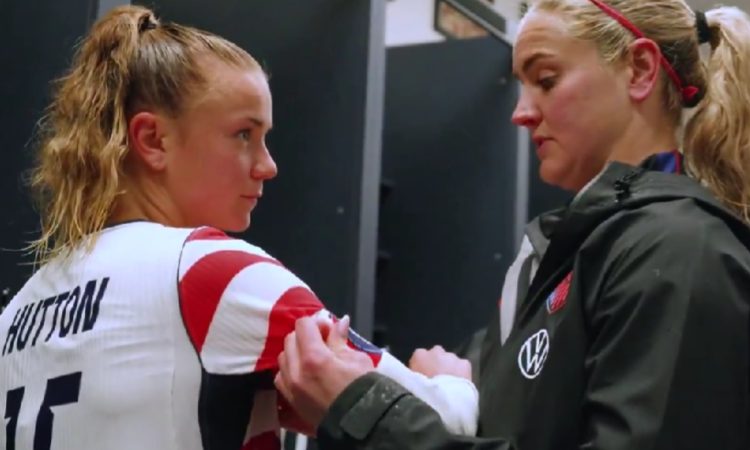 Claire Huttona capitana más joven de la Selección de Estados Unidos de los últimos 20 años