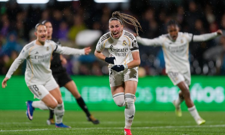 Athenea Celebra gol Real MAdrid