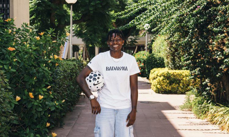 El FC Badalona ficha a Kalu Chinyere