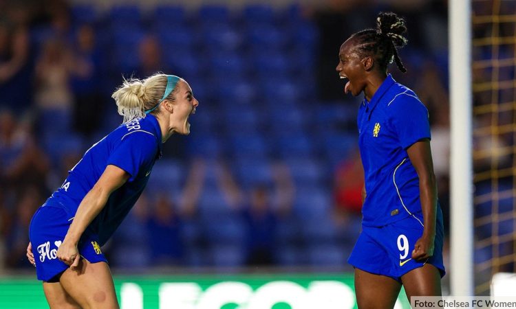 Ellie Carpenter y Melvine Malard - Chelsea FC