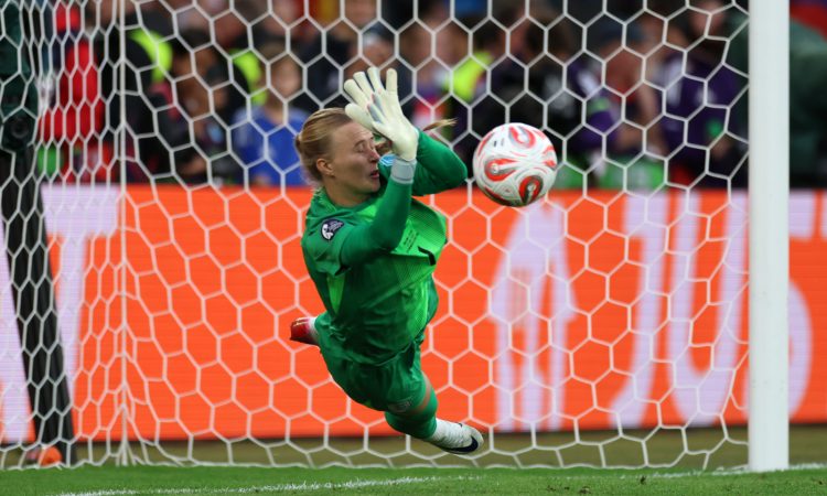 Hannah Hampton England v Spain - UEFA Women's EURO 2025 Final