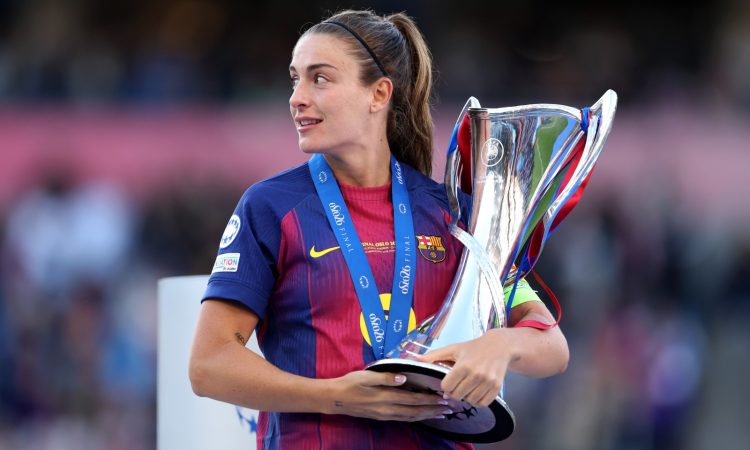 OSLO, NORWAY - MAY 23: Alexia Putellas of FC Barcelona holds the UEFA Women's Champions League trophy following the team's victory in the UEFA Women's Champions League Final 2026 match between FC Barcelona and OL Lyonnes at Ullevaal Stadion on May 23, 2026 in Oslo, Norway. (Photo by Judit Cartiel - UEFA/UEFA via Getty Images)