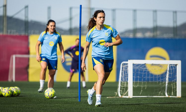 Aitana Bonmati ya entrena con el grupo y está más cerca de volver