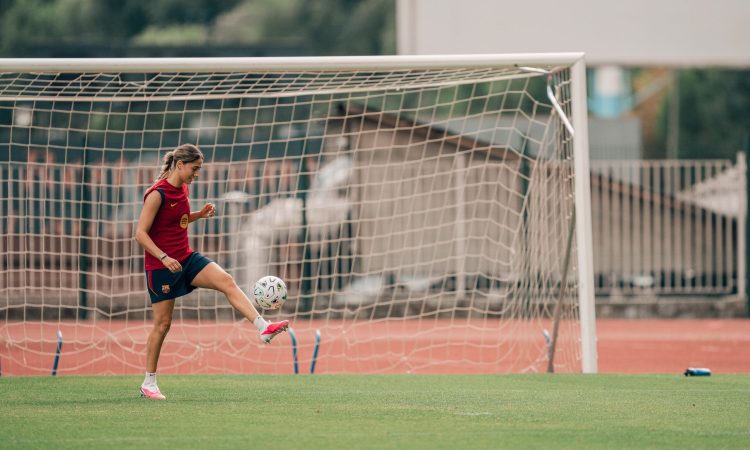Laia Aleixandri ya trabaja con balón - FC Barcelona
