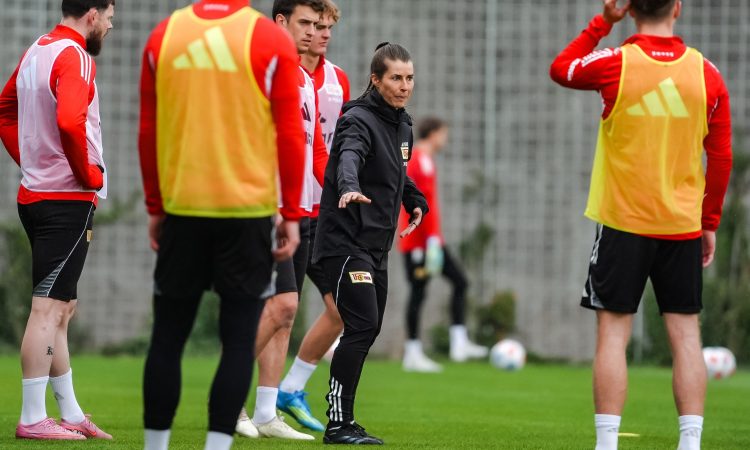 Marie-Louise Eta fue nombrada entrenadora interina del Union Berlin